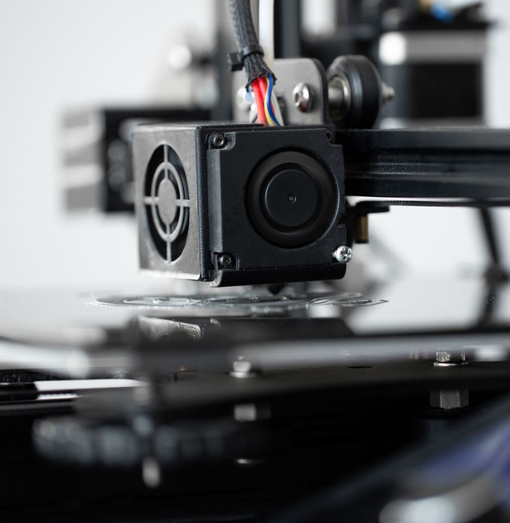 3d Printing Machine Operation In The Laboratory 4J6UM2Q 1 1000x1024